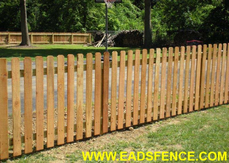 Show products in category Wood Picket Fences